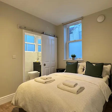 Апартаменты Luxury One Bedroom